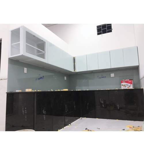 Tủ nhôm kính nhà bếp treo tường